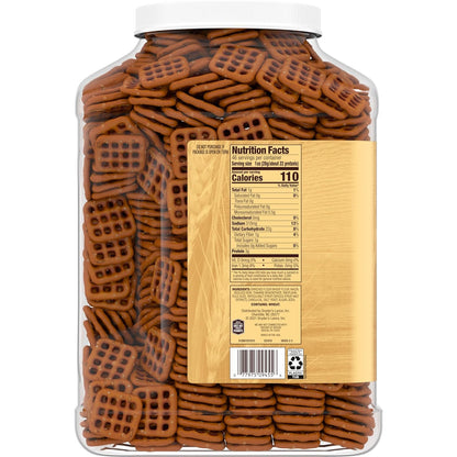Pretzel Snaps, 46 Oz Canister